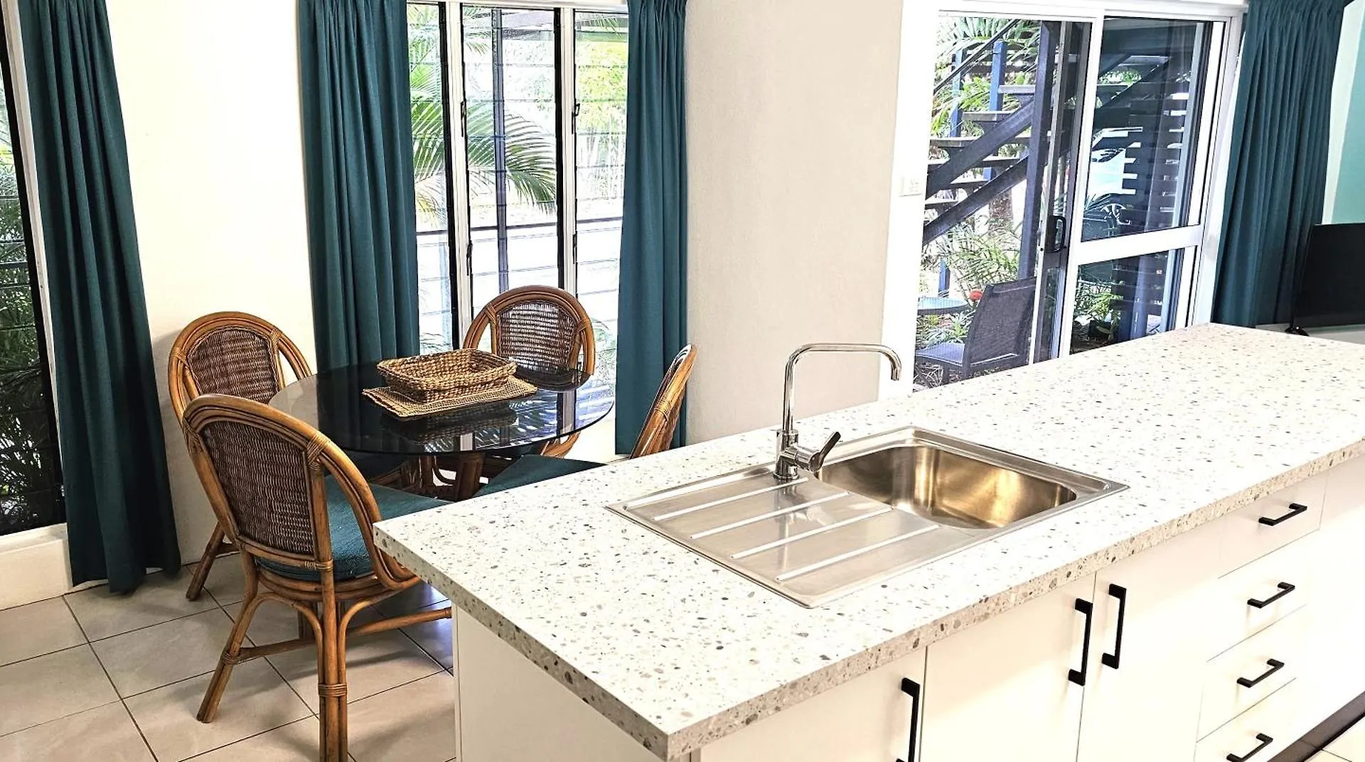 *** Aparthotel Mango Tree Holiday Apartments Port Douglas Australia